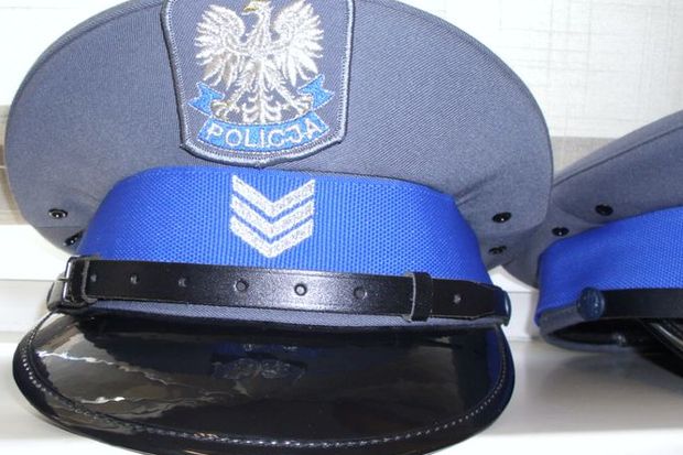 policja_czapka