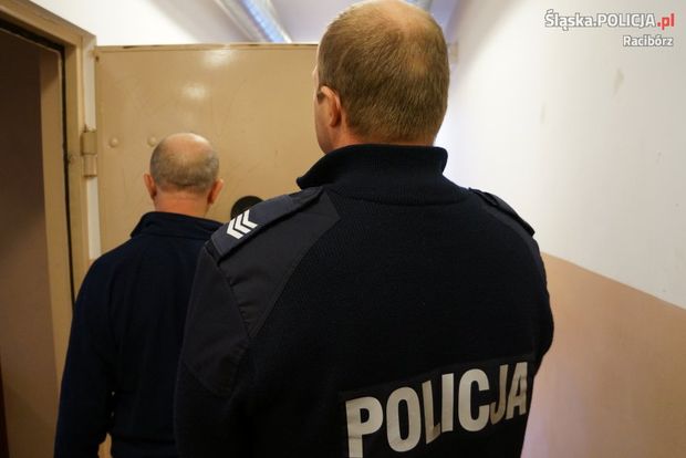 pol_ra