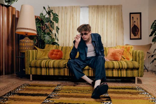 Wschodząca gwiazda popu Magnus Ferrell prezentuje świąteczny utwór