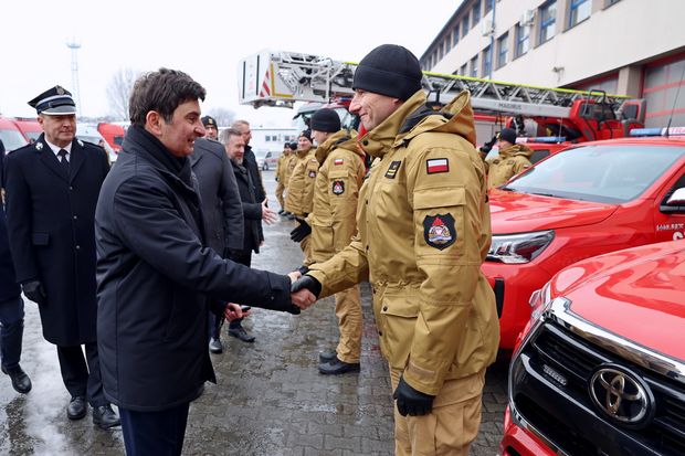 Nowe wyposażenie dla strażaków