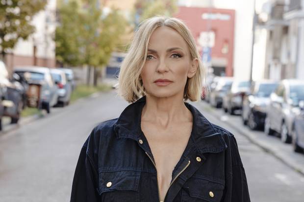 Anna Wyszkoni wpada w “Obłęd”