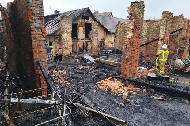 Trwa pomoc po pożarze w Grzędzinie