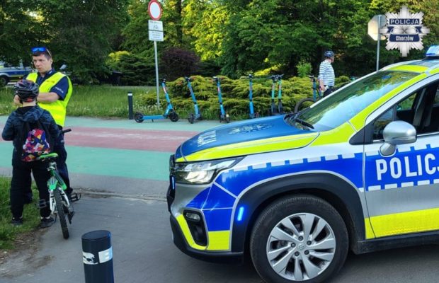 Chłopiec zgubił się w tłumie- pomogli policjanci!